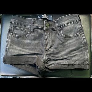 mid rise black hollister shorts